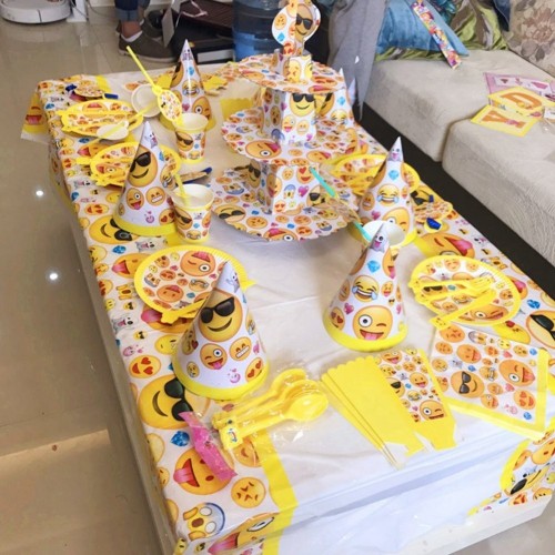 Pu Ran - Divertente set con faccine Emoji, decorazione per bambini, per feste di compleanno, eventi e altre feste 2 